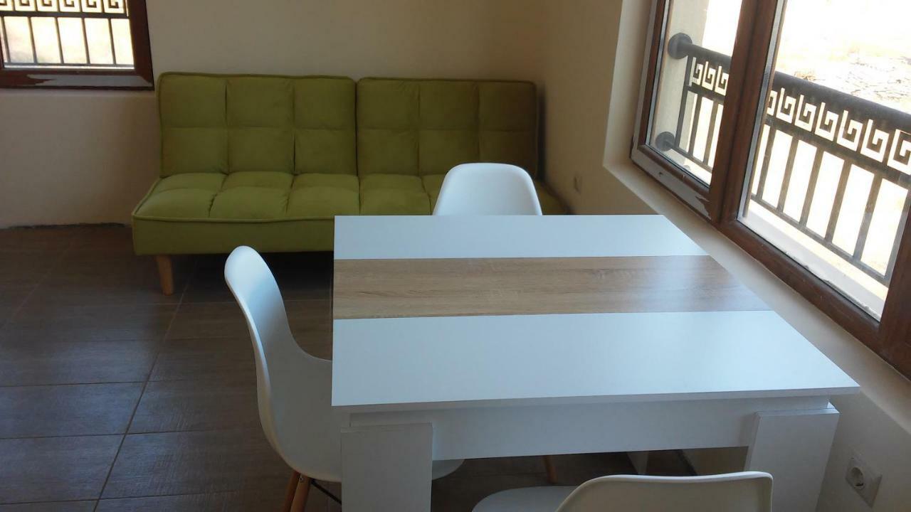 Nereya Palace Studio Mona Apartment Pomorie Exterior photo