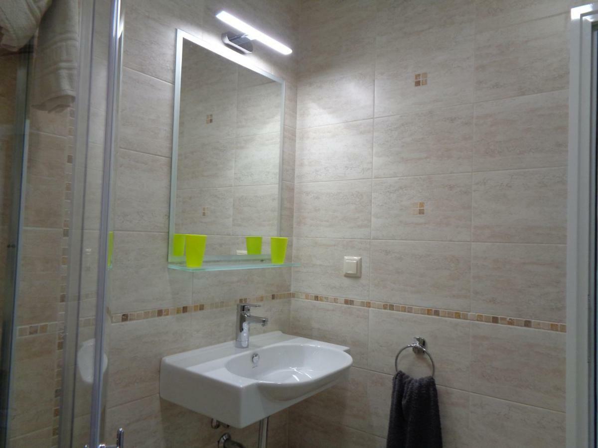 Nereya Palace Studio Mona Apartment Pomorie Exterior photo