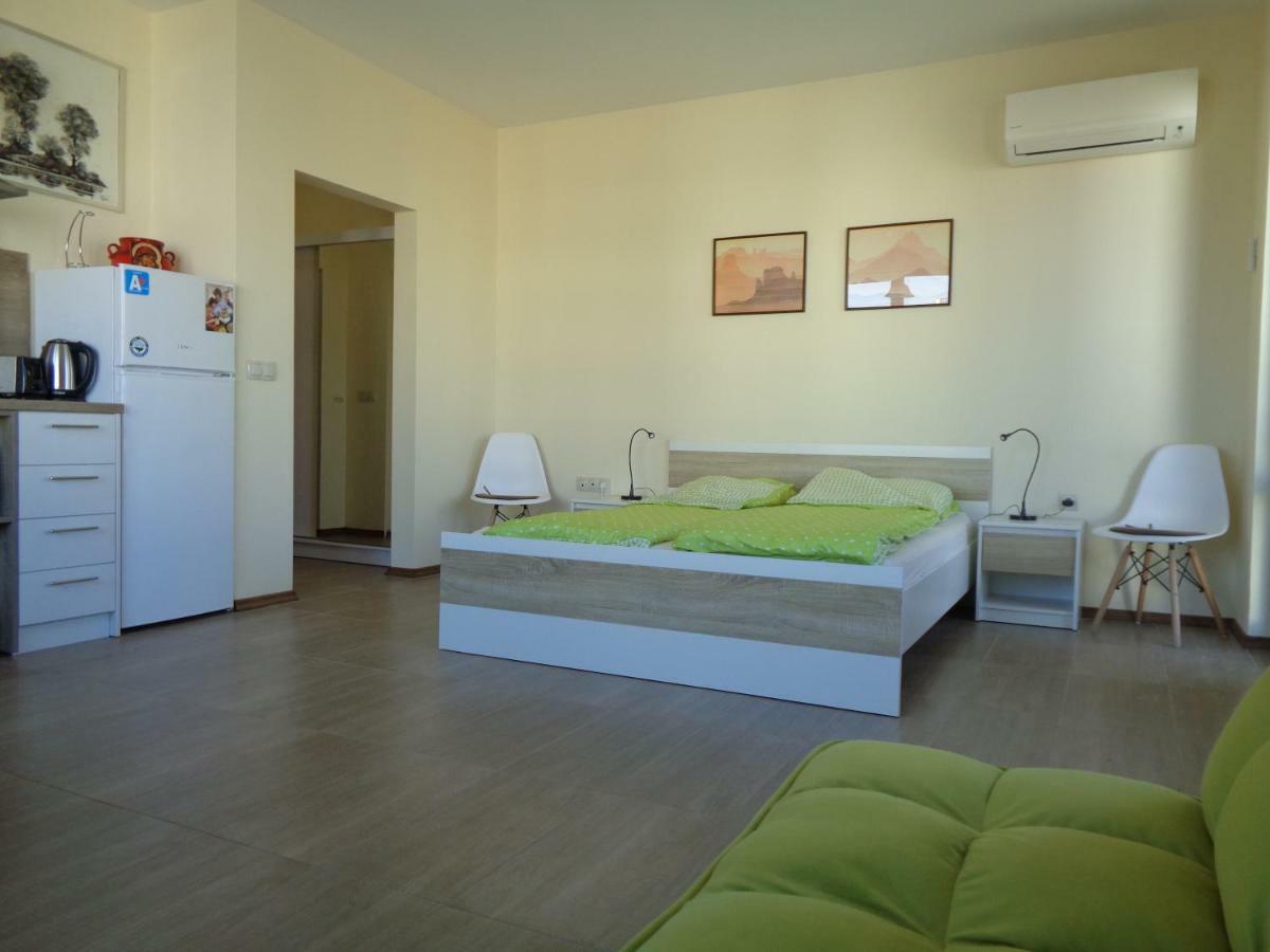 Nereya Palace Studio Mona Apartment Pomorie Exterior photo