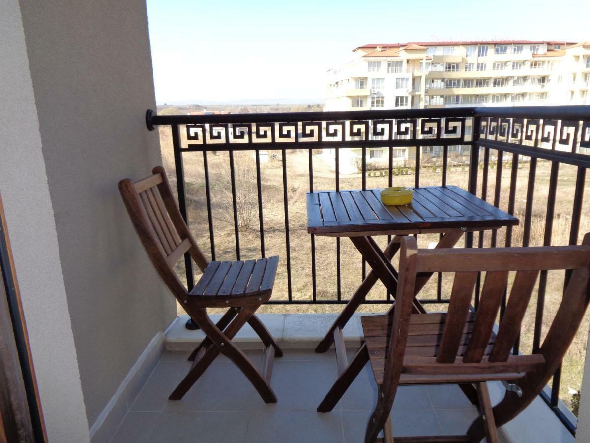Nereya Palace Studio Mona Apartment Pomorie Exterior photo